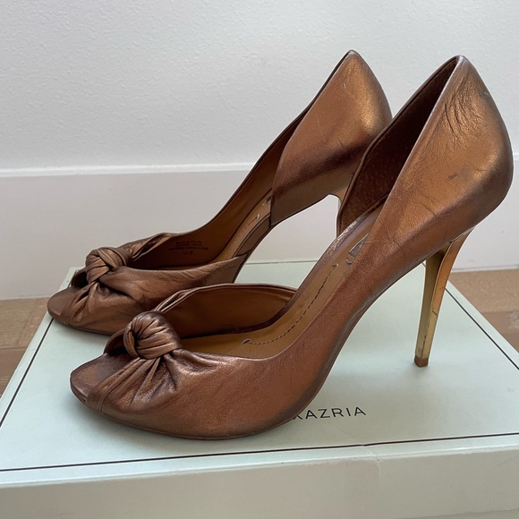 BCBGMaxAzria Women's Metallic Bronze Heels - Picture 1 of 6